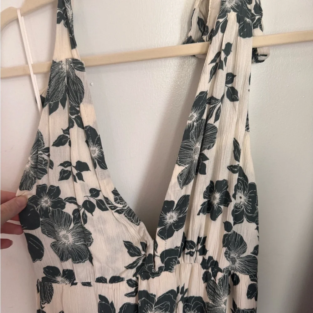 Abercrombie NWT Floral Tie-Shoulder Maxi Dress in Cream and Green
